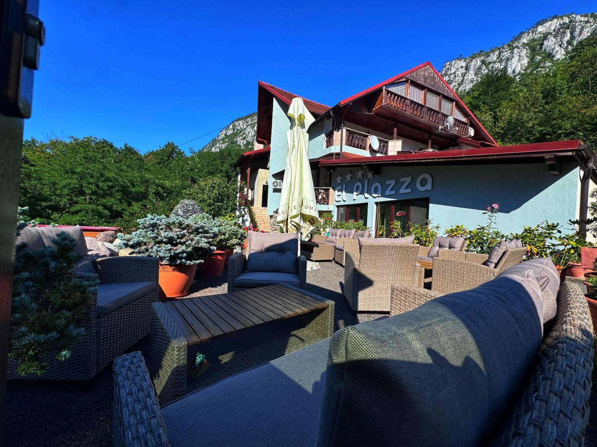 Pensiunea El Plazza Băile Herculane Extérieur photo