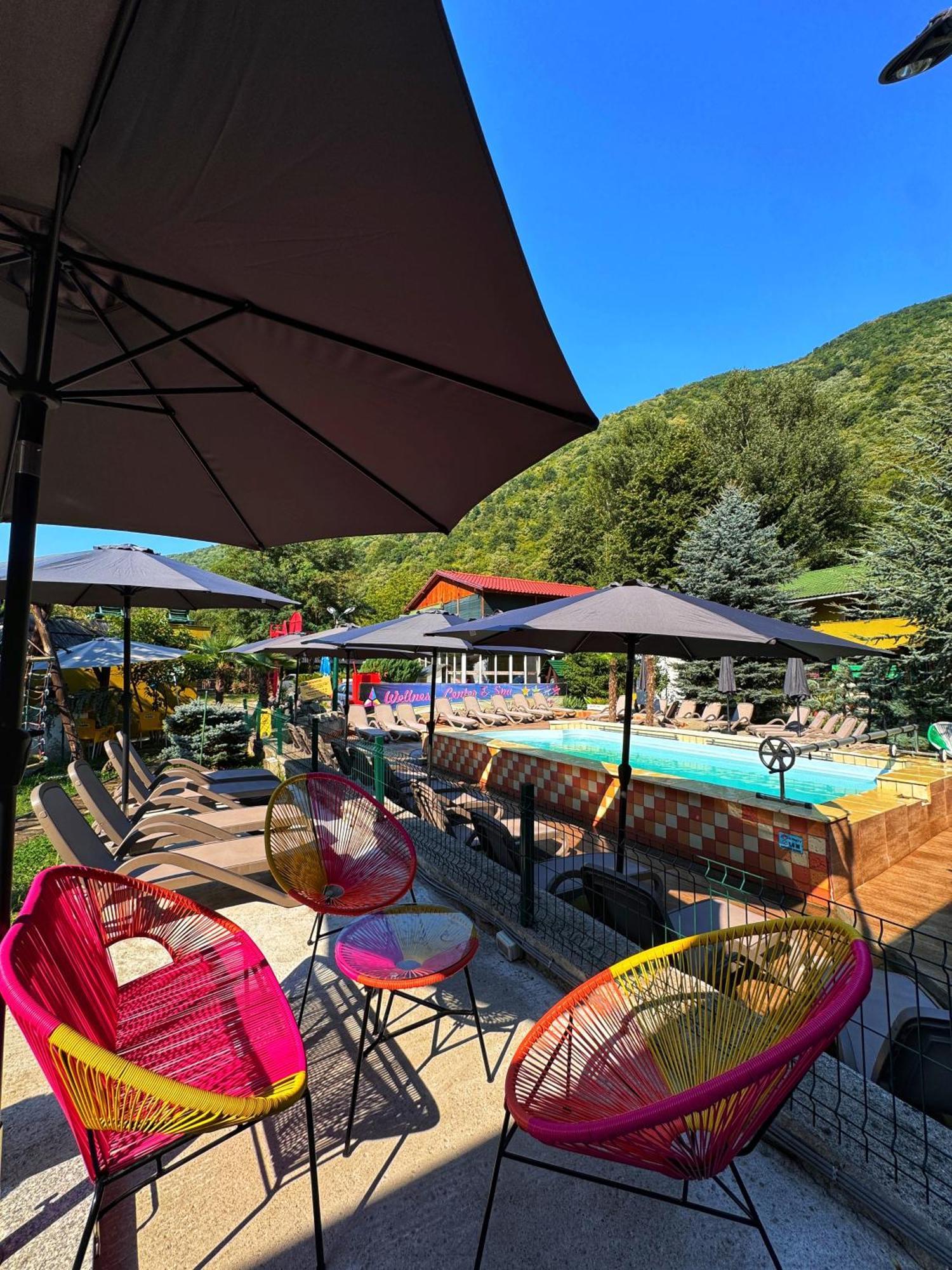 Pensiunea El Plazza Băile Herculane Extérieur photo
