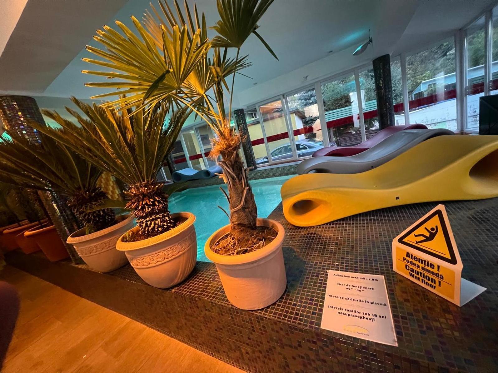 Pensiunea El Plazza Băile Herculane Extérieur photo