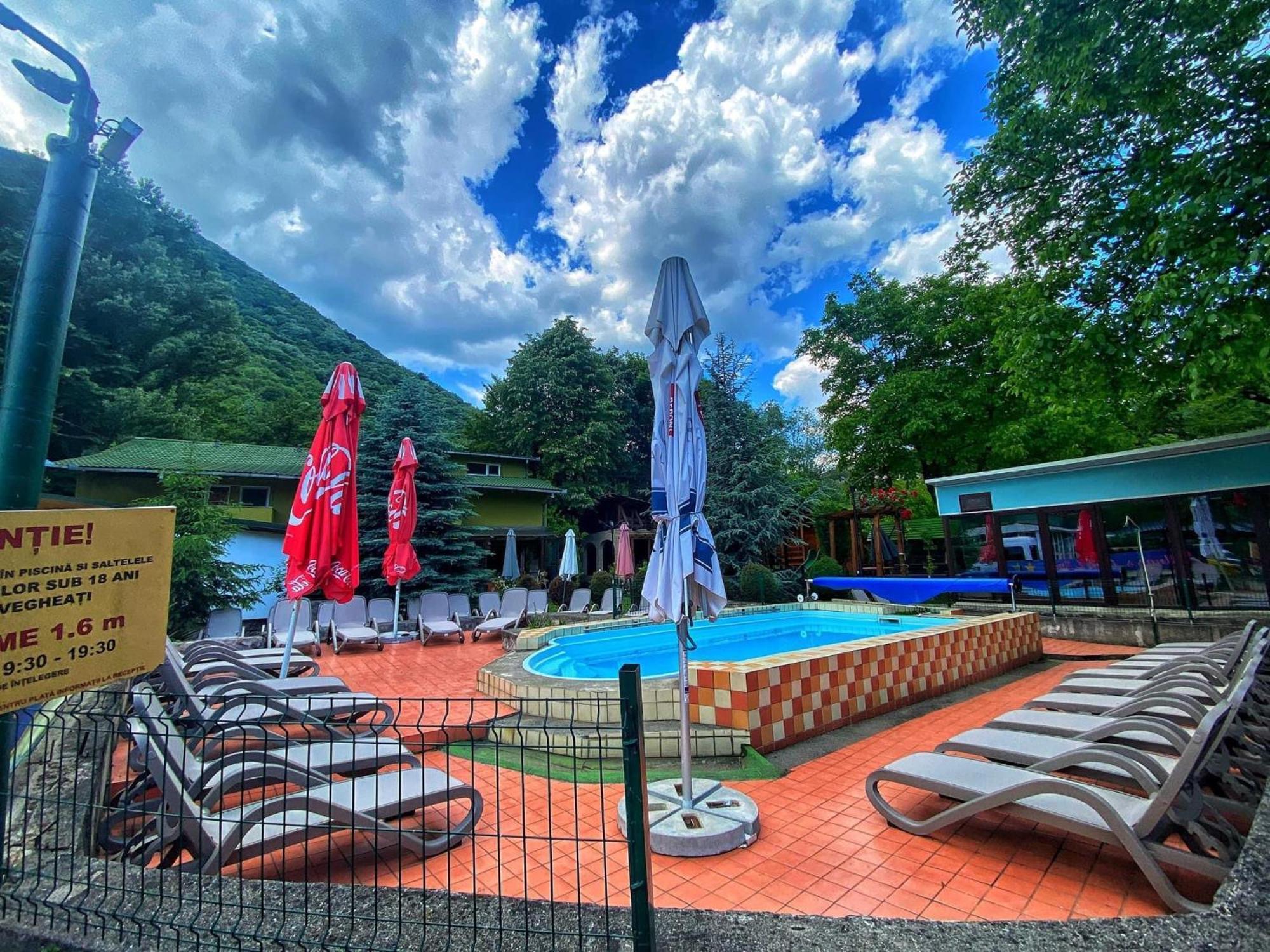 Pensiunea El Plazza Băile Herculane Extérieur photo